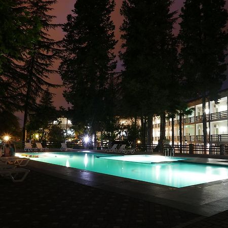 Hotel Heliopark Gora Bagrata Sochumi Exterior foto