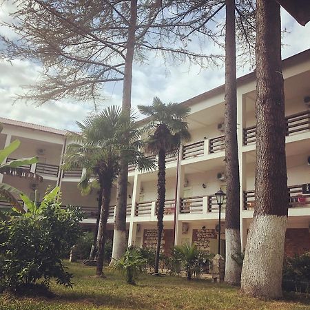 Hotel Heliopark Gora Bagrata Sochumi Exterior foto
