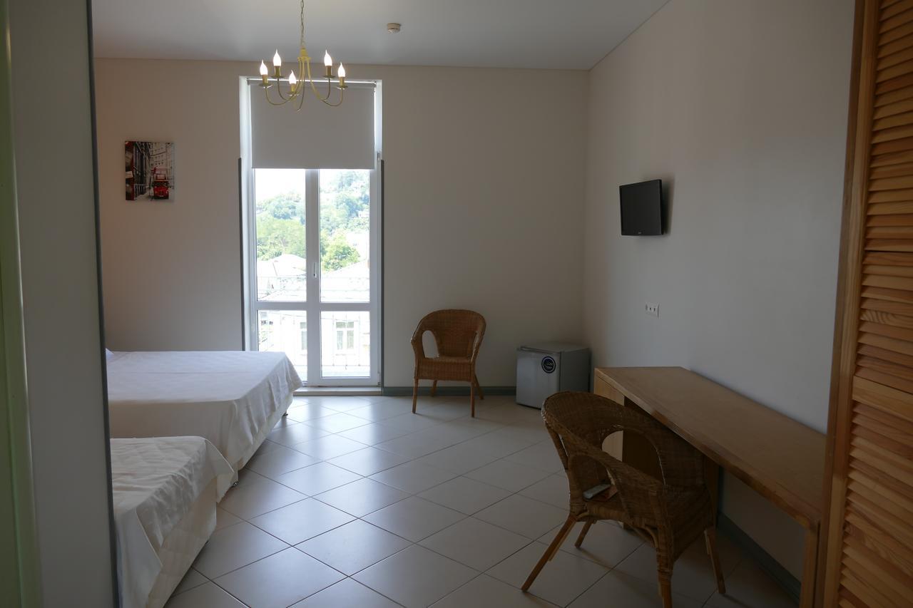Hotel Heliopark Gora Bagrata Sochumi Exterior foto