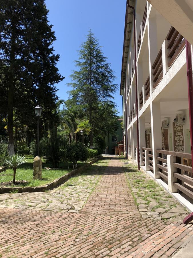 Hotel Heliopark Gora Bagrata Sochumi Exterior foto