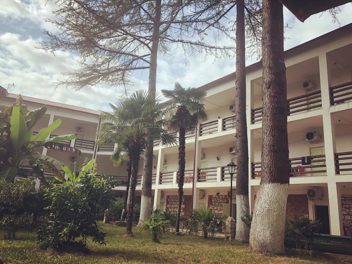 Hotel Heliopark Gora Bagrata Sochumi Exterior foto