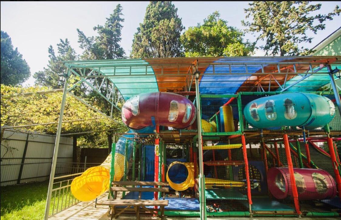 Hotel Heliopark Gora Bagrata Sochumi Exterior foto